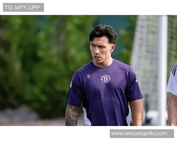 曼联实力震天!14将入选国家队,马丁内斯随阿根廷训练引发热议